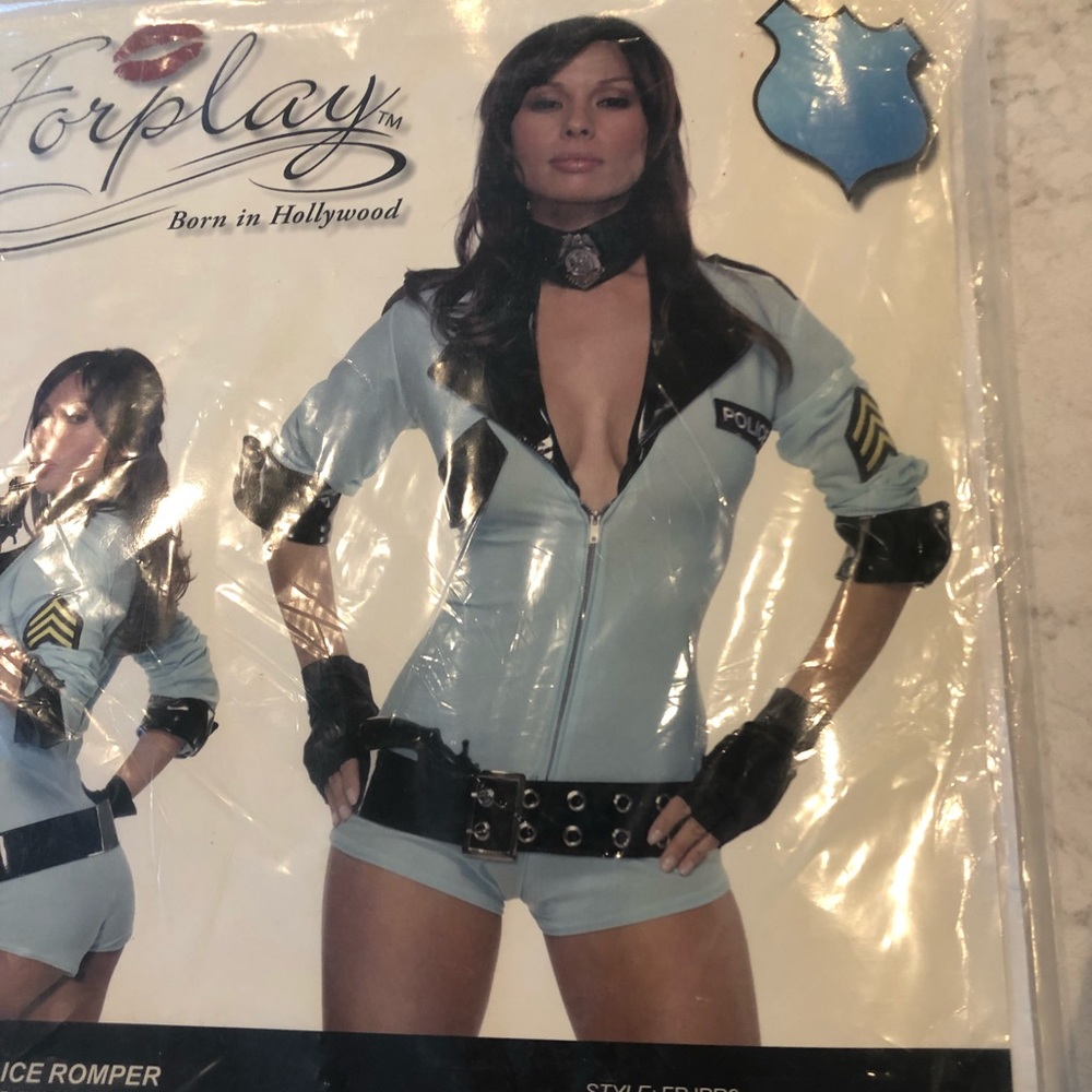 GUC Forplay sexy cop costume. Size S/M
